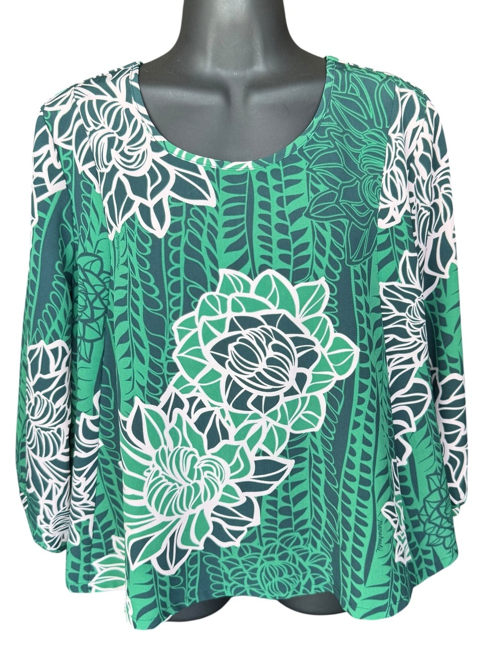 Manuhealii women’s blouse top polyester size Medium